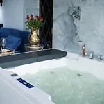 Jacuzzi Apartman *