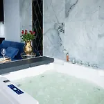 Jacuzzi Apartman *