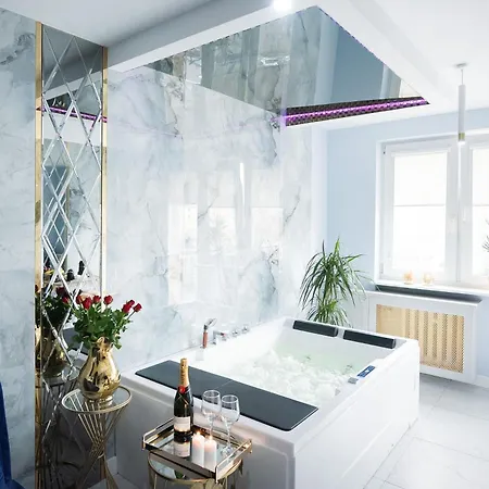 Apartament Jacuzzi Apartment *