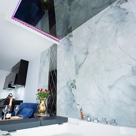 شقة Jacuzzi غدينيا